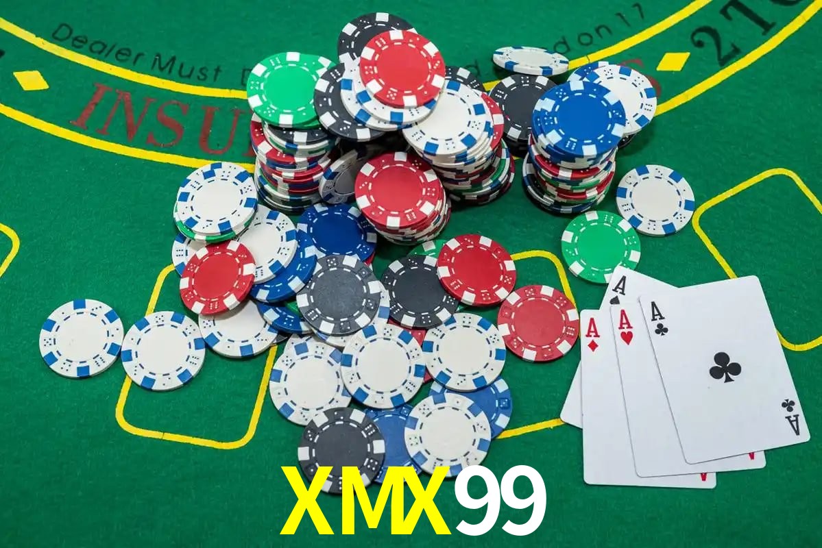 Una escena digital vívida inspirada en casino con XMX99 mostrado prominentemente, luces brillantes, fichas, cartas y acentos dorados.